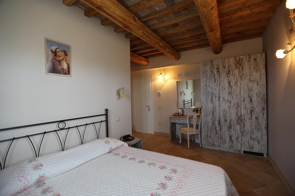 Villa Marietta Country House - Marche Montemaggiore al Metauro 部屋 写真