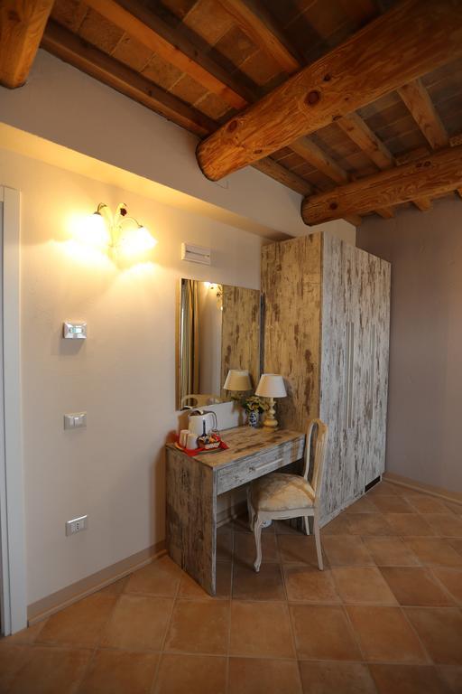 Villa Marietta Country House - Marche Montemaggiore al Metauro 部屋 写真