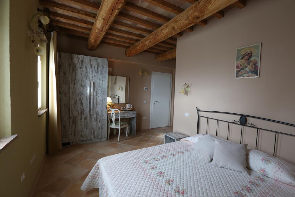 Villa Marietta Country House - Marche Montemaggiore al Metauro 部屋 写真