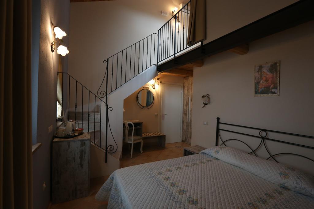 Villa Marietta Country House - Marche Montemaggiore al Metauro 部屋 写真