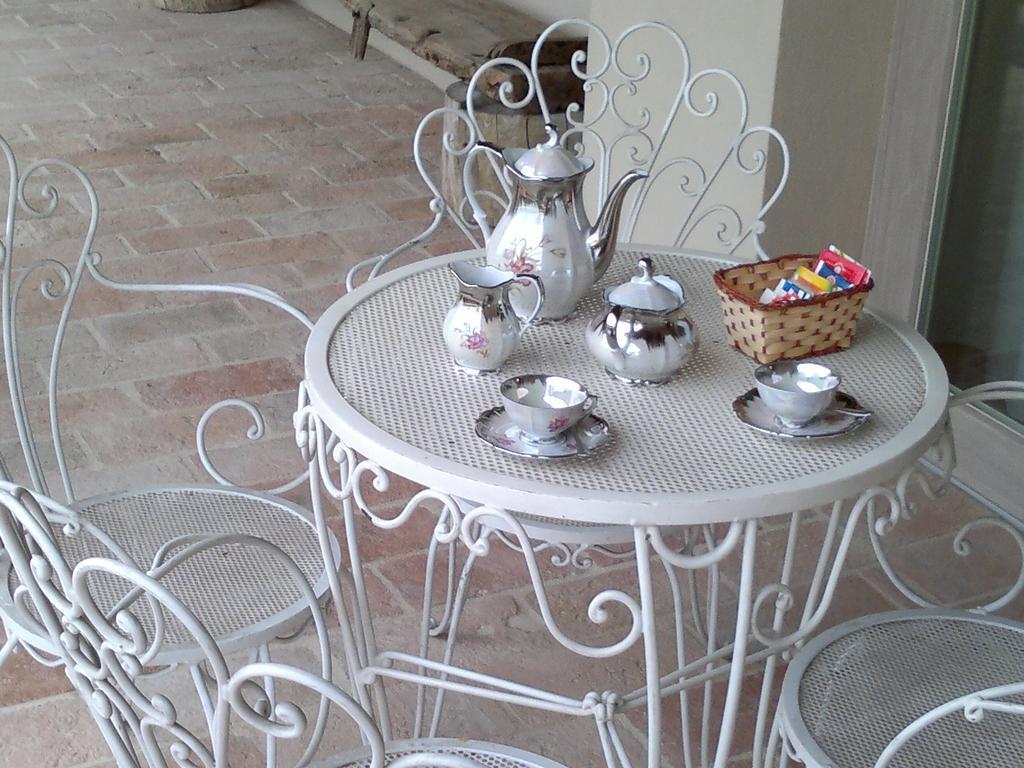 Villa Marietta Country House - Marche Montemaggiore al Metauro エクステリア 写真